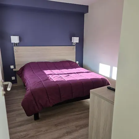 Aparthotel Logis Les Forges 2*