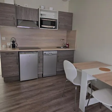 Logis Les Forges Aparthotel 2*