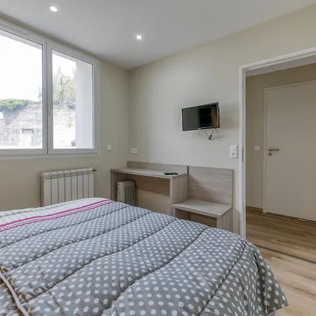 Logis Les Forges Aparthotel 2*