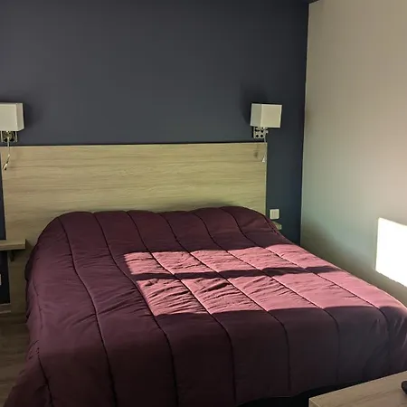 Logis Les Forges Aparthotel 2*