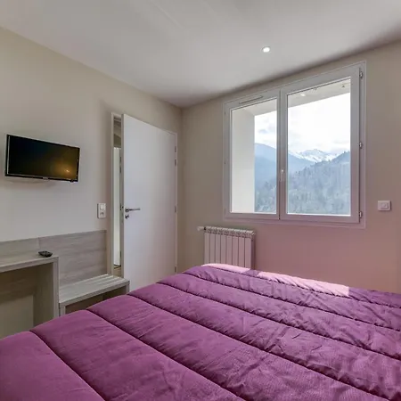 Logis Les Forges Aparthotel 2*